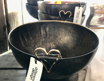 skål med hjärta från presentbutik i sollentuna